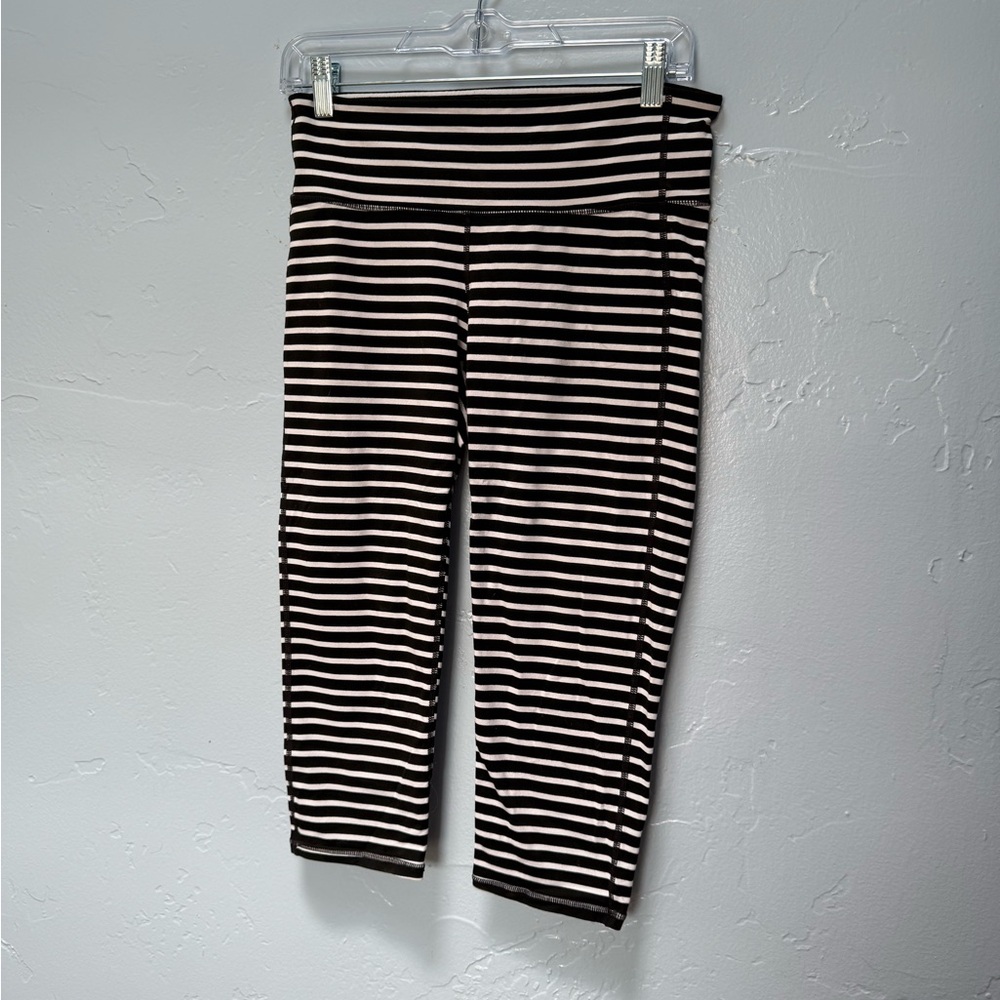 Athleta Chaturanga Black & White Striped Capri Leggings - Size M